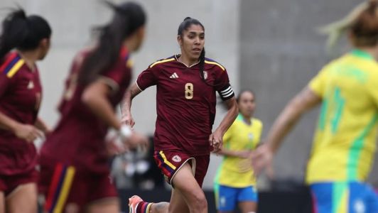Gabriela García em jogo contra o Brasil em amistoso internacional