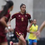 Seleção Feminina joga mal, tem jogadora expulsa e perde para a Venezuela em amistoso
