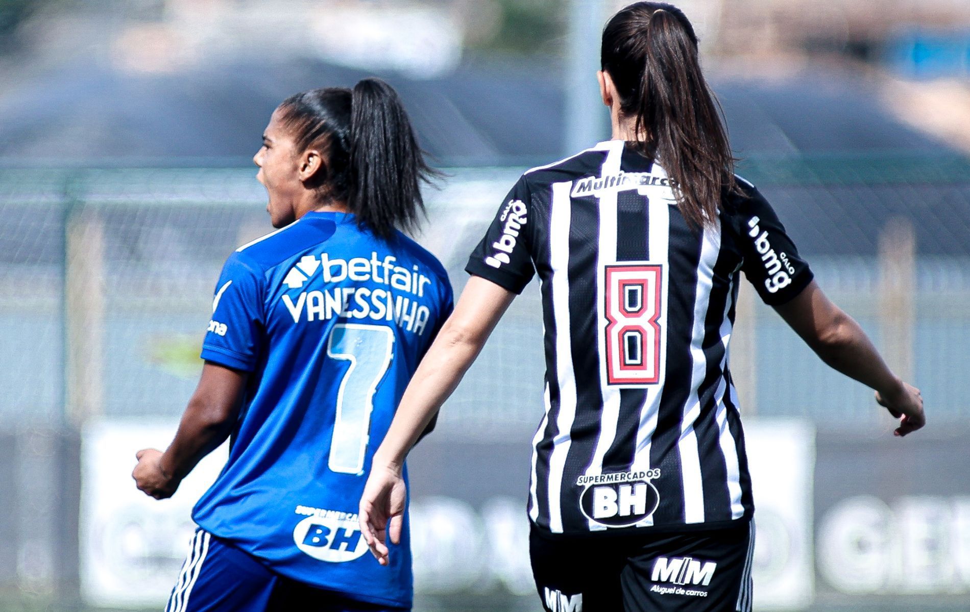 Cruzeiro goleia Atlético, garante melhor campanha e elimina rival no Mineiro Feminino