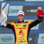Gabriel Casagrande brilha no fim e vence corrida principal da Stock Car em Buenos Aires