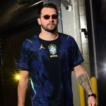 Luka Doncic aparece com camisa da Seleção Brasileira e tem 'noite mágica' na NBA