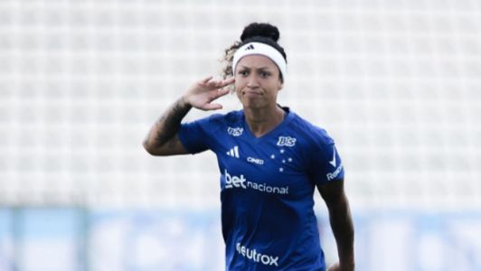Byanca Brasil, camisa 10 do Cruzeiro, chegou a 4 gols no Brasileiro Feminino