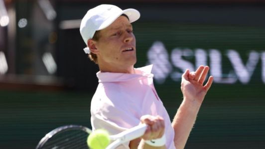 Jannik Sinner superou Alexander Zverev com facilidades neste sábado e vai decidir o Masters 1000 de Indian Wells