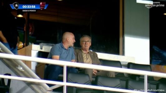 Carlo Ancelotti nas tribunas do Estádio Nilton Santos antes da partida entre Botafogo e Flamengo