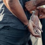 Idoso é preso por ‘estupro virtual’ contra adolescente com deficiência na Bahia