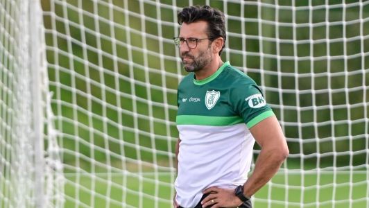 Alberto Valentim, técnico do América