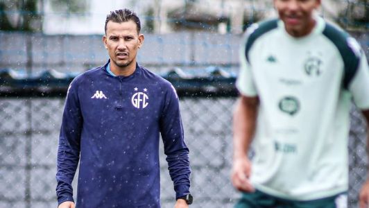 Henrique Lima em treino do Guarani