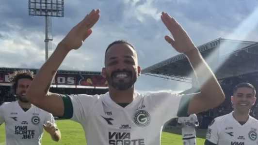 Anselmo Ramon, atacante do Goiás