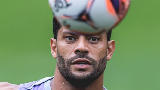 Novos uniformes do Liverpool para a temporada 2025/26