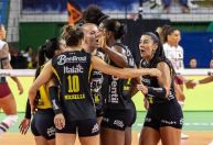 Praia Clube vence Fluminense e retoma terceira colocação na Superliga Feminina