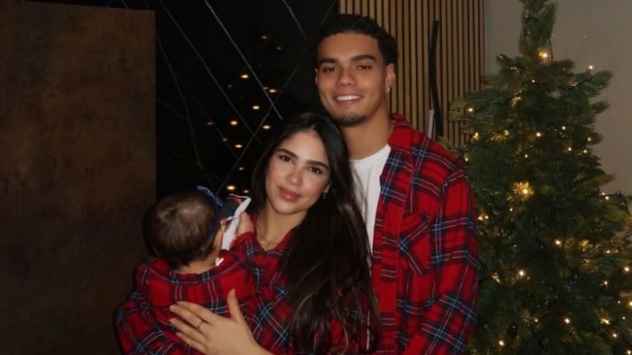 João Mendes, Giovanna Buscacio e a filha Teresa no dia 23 de dezembro