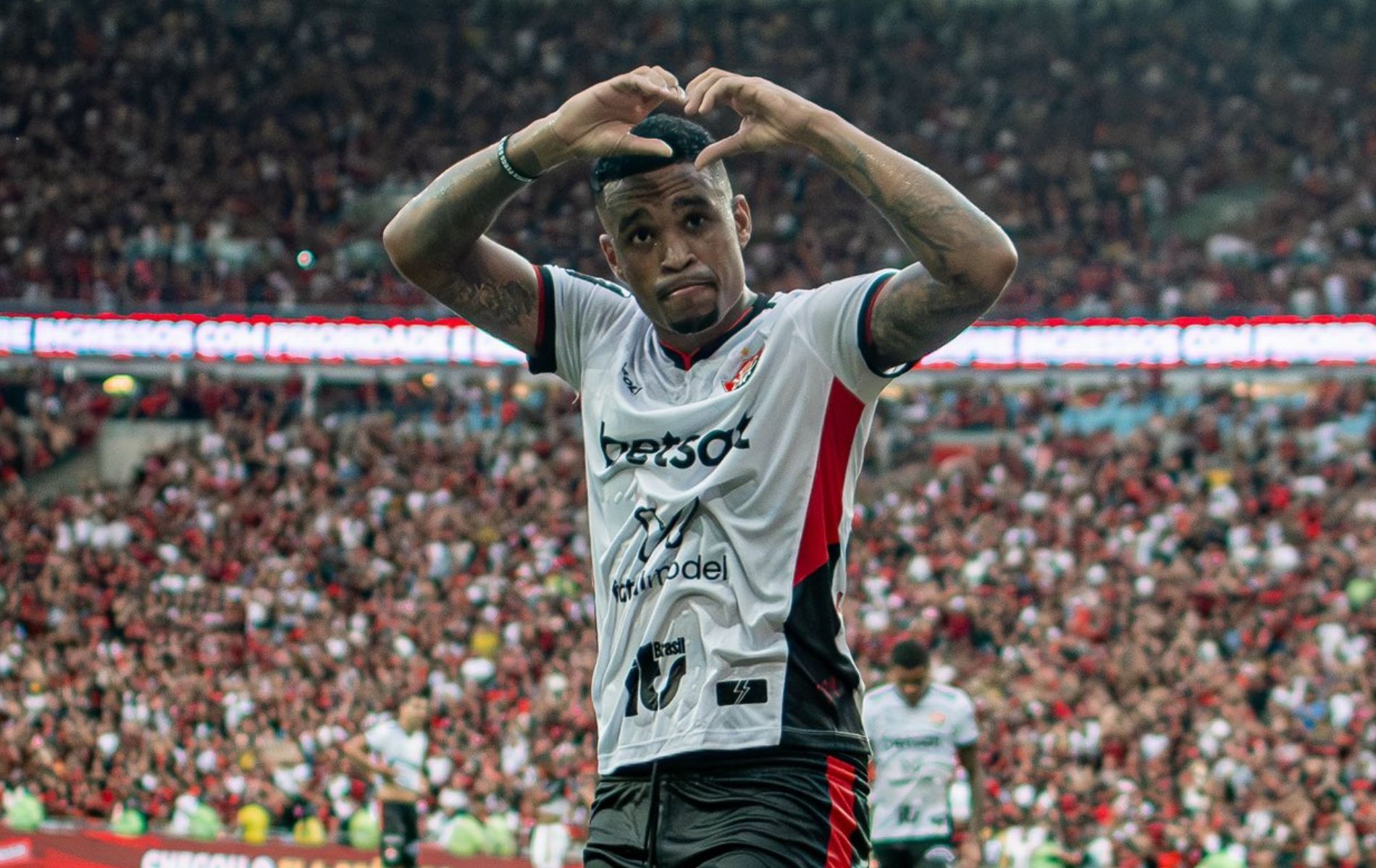 Vitória termina Brasileiro em 11º e fatura premiação milionária; veja valor