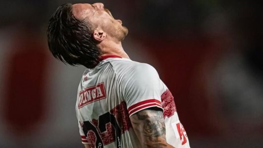 Bressan, do CRB, comemora gol sobre o Porto-BA na Copa do Brasil