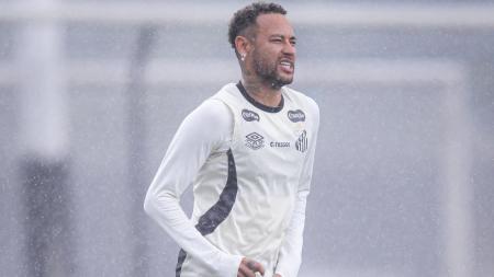 Neymar em treino pelo Santos