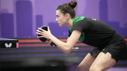 Bruna Takahashi, mesatenista brasileira