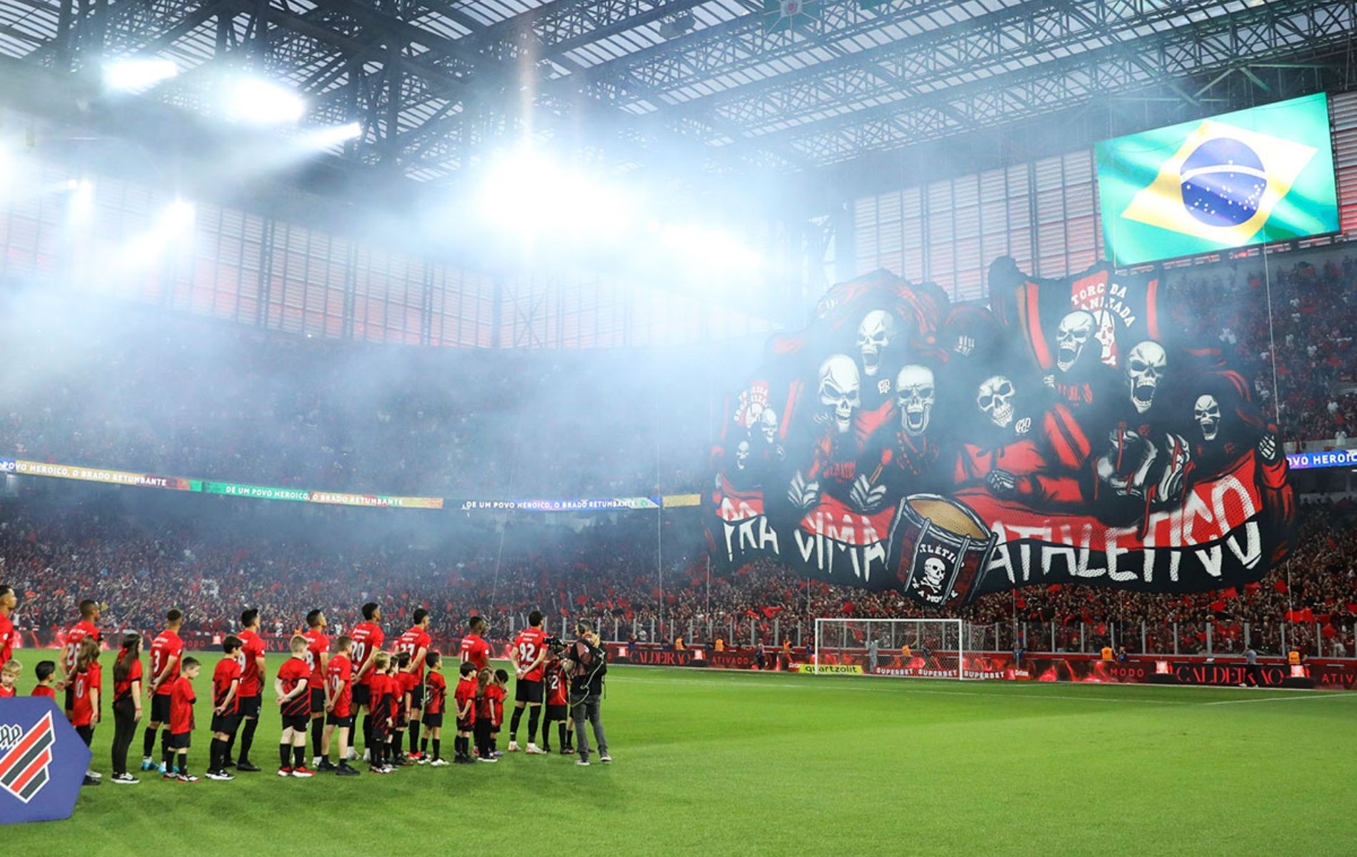 Athletico-PR registra público recorde da Ligga Arena em vitória sobre o Atlético