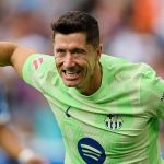 Lewandowski faz três, Barcelona goleia Alavés e se isola no Espanhol