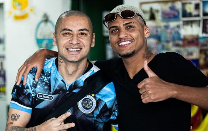 Wellington Paulista e Rodrigo Varanda antes de partida do Terror da Mooca FC, no futebol amador de São Paulo
