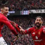 Com brilho de brasileiros, Manchester United vence Aston Villa pela Premier League