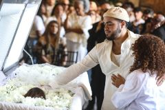 Fran Gil se despede da mãe