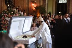 Fran Gil se despede da mãe