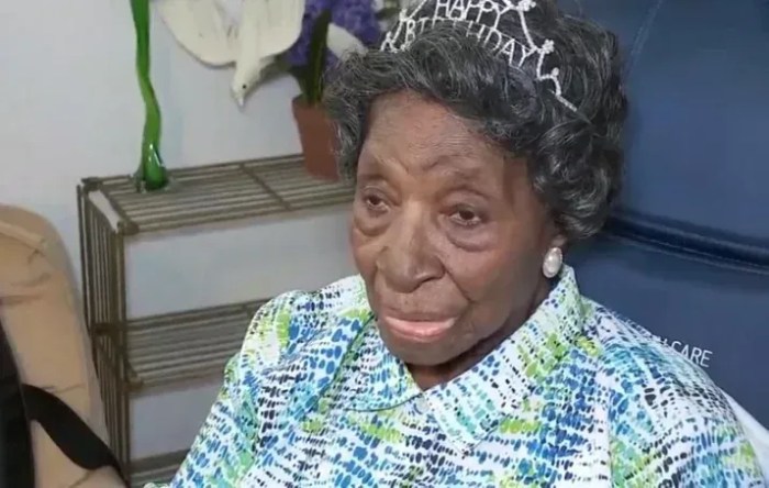 Elizabeth Francis, aos 110 anos, em 2019 Elizabeth Francis, aos 110 anos, em 2019