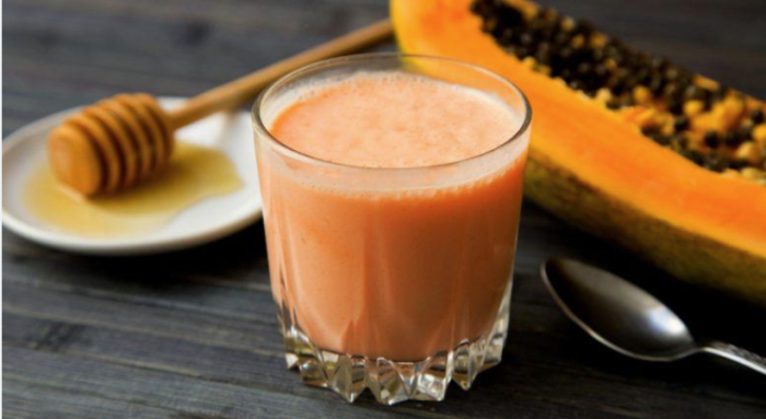 Suco de mamão papaya com mel Suco de mamão papaya com mel