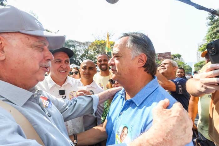 Adversários nas urnas, Fuad Noman (PSD) e Mauro Tramonte (Republicanos) trocaram cumprimentos no centro de BH