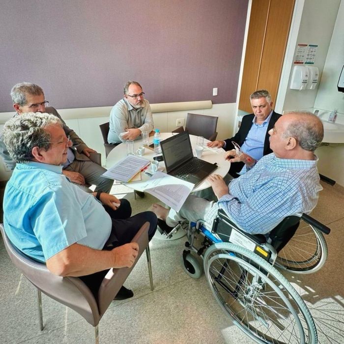 Fuad Noman se reúne em hospital Fuad Noman se reúne em hospital