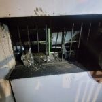 Tentativa de furto na sexta-feira 13 termina com ladrão preso em grade de pizzaria em MG