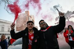 Festa da torcida do Estudiantes antes do jogo com o Flamengo, pela Libertadores