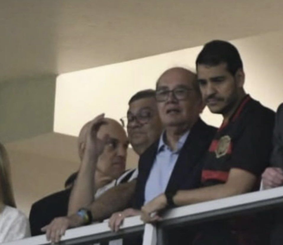 Ministros do STF assistem à partida entre Brasil e Peru em Brasília