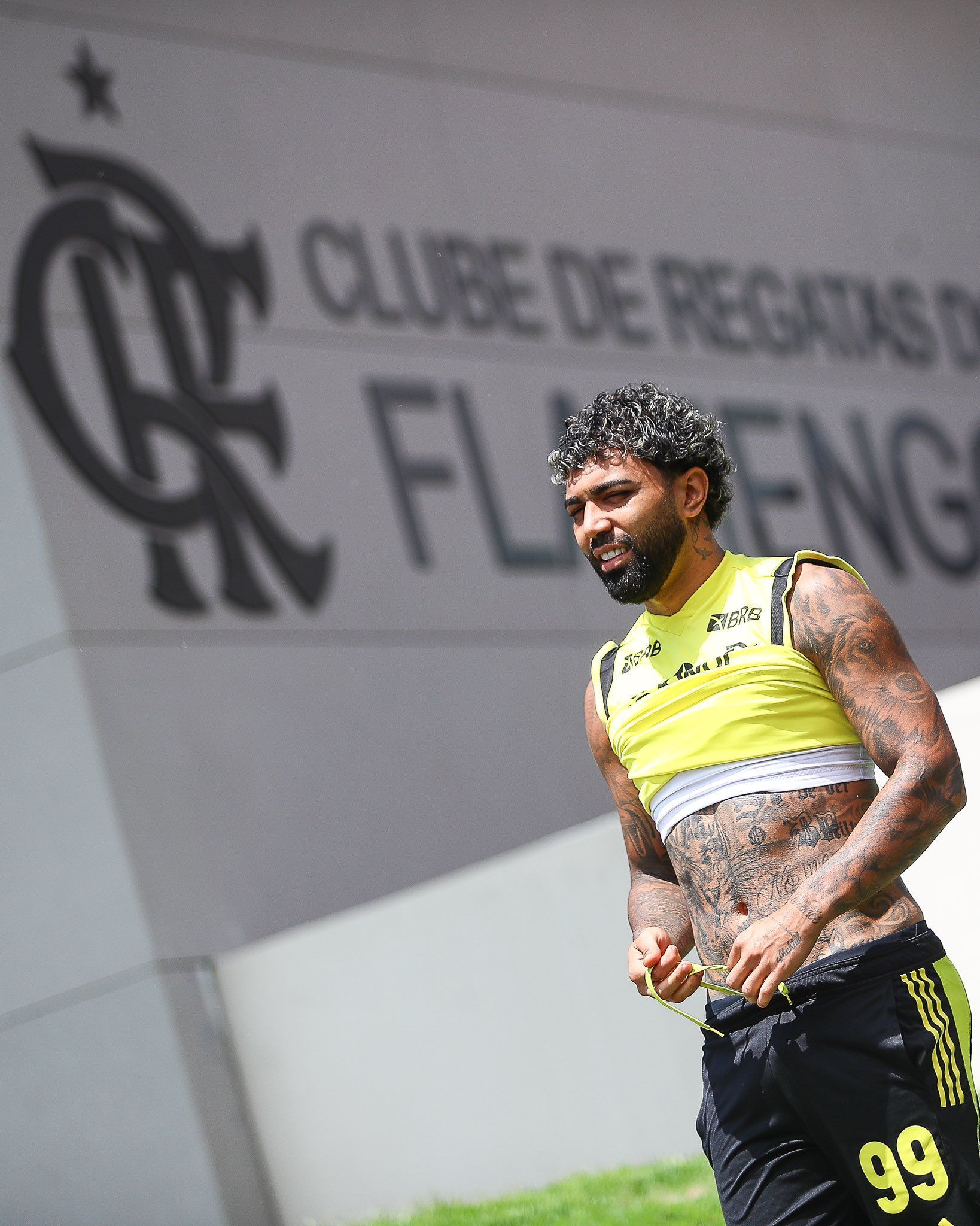 Na despedida de Gabigol, Flamengo encerra temporada contra o Vitória