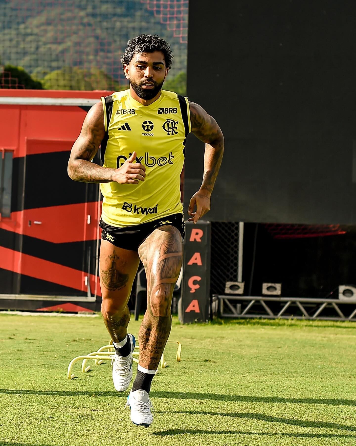 Cruzeiro define data de anúncio de Gabigol, acertado para 2025