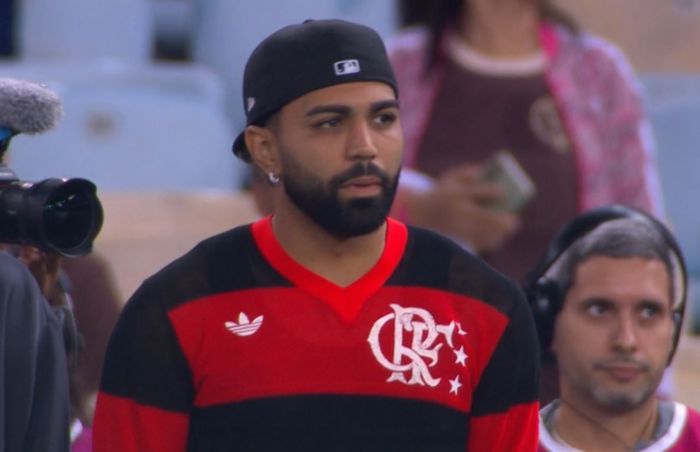 Cortado de jogo contra o Atlético, Gabigol apareceu no gramado do Maracanã