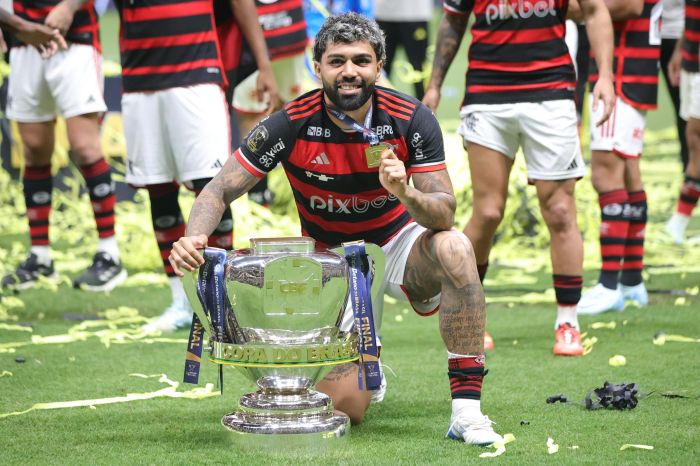 Gabigol comemora título da Copa do Brasil pelo Flamengo, na Arena MRV