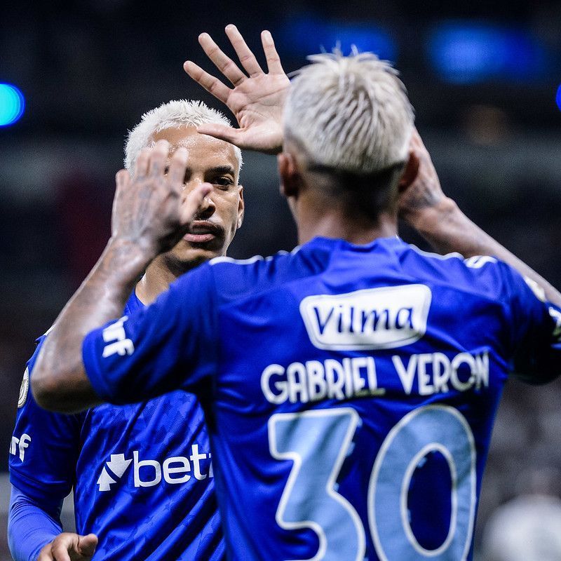 Atacante deixa futuro no Cruzeiro em aberto e avalia disputar Super Mundial