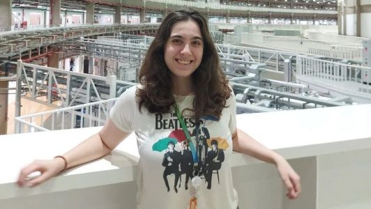 Gabriela Frajtag, vencedora de prêmio internacional de biologia quântica