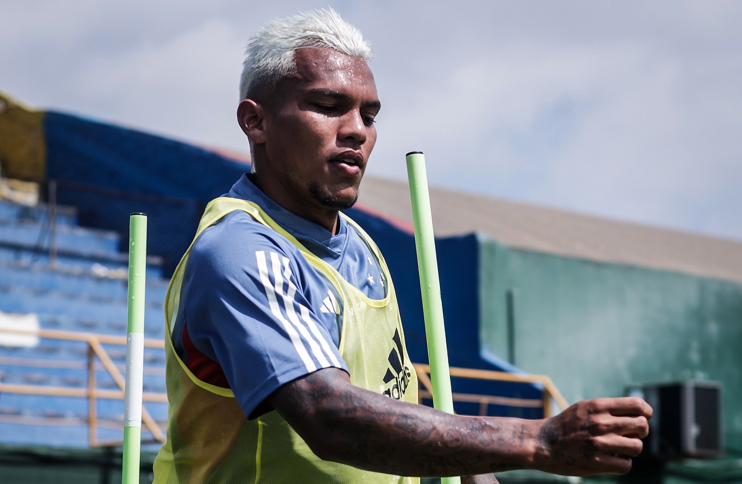 Porto insiste em venda, e Gabriel Veron deve deixar Cruzeiro em 2025