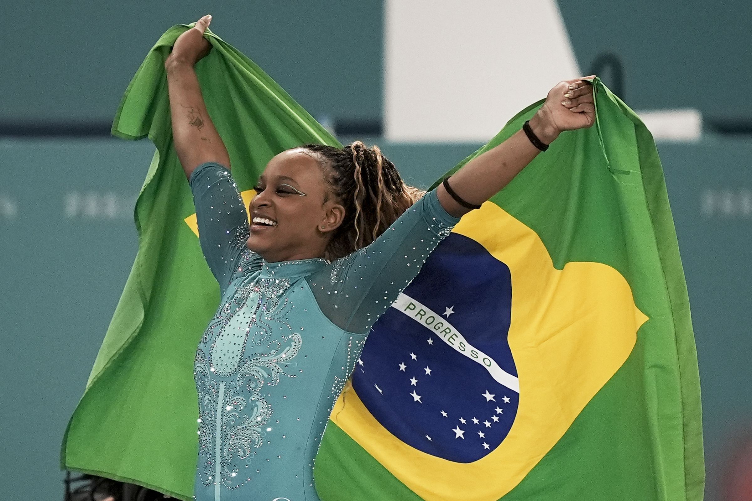 Rebeca Andrade anuncia retorno às competições em 2026 após ano sabático