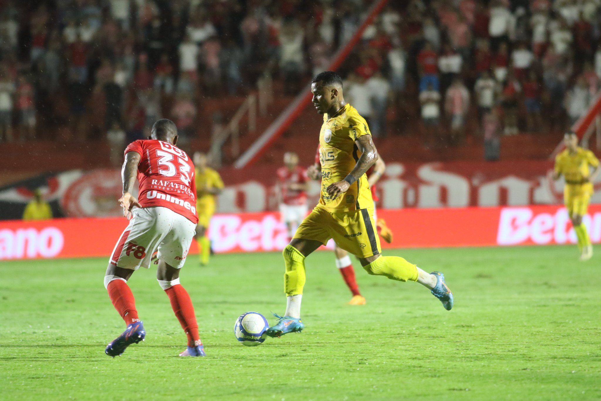 Série B: Vila Nova bate Amazonas com gol no fim e mantém sonho do acesso