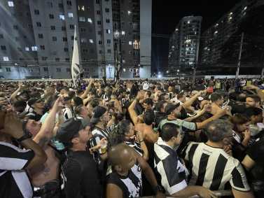 Botafogo goleia o Peñarol