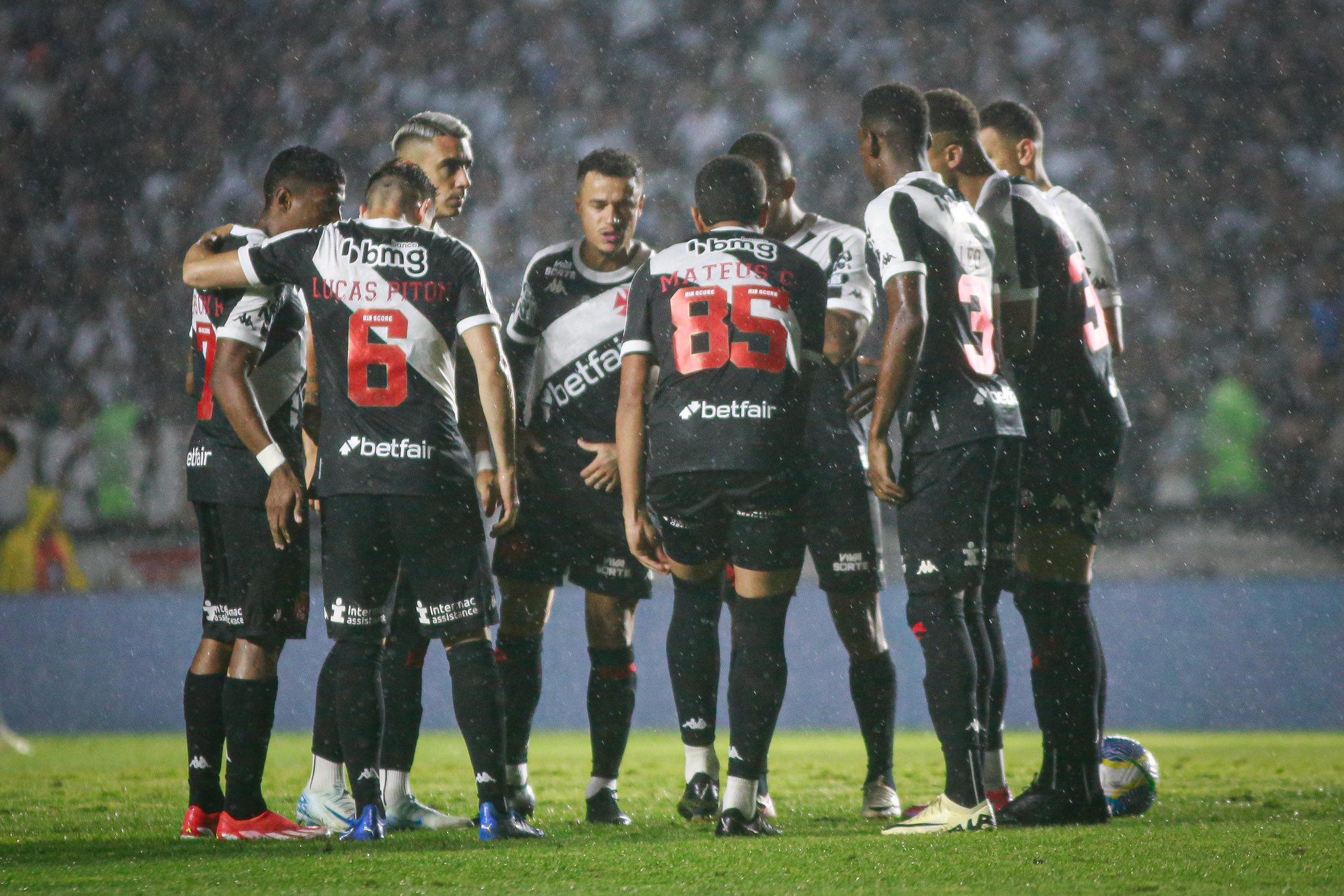 Técnico do Vasco analisa clima após eliminação na Copa do Brasil para o Atlético