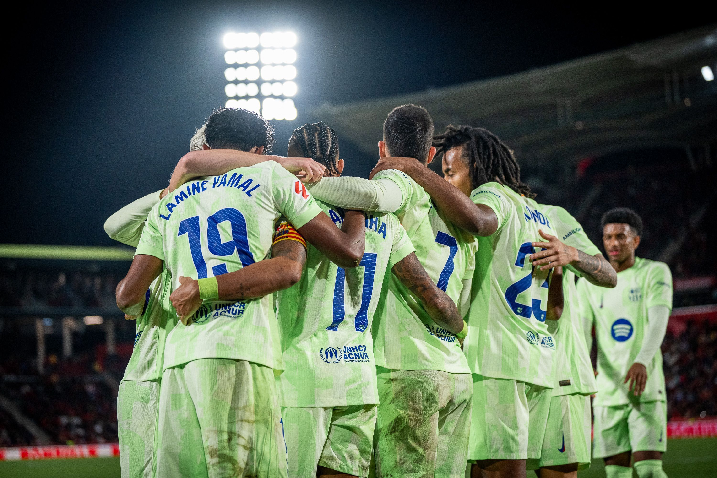 Brasileiro marca duas vezes, e Barcelona goleia o Mallorca na LaLiga