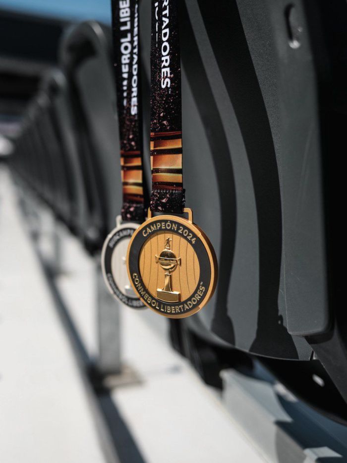 Medalhas de campeão e vice da Copa Libertadores Medalhas de campeão e vice da Copa Libertadores