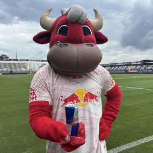 Mascote do Massa Bruta partiicpou da provocação