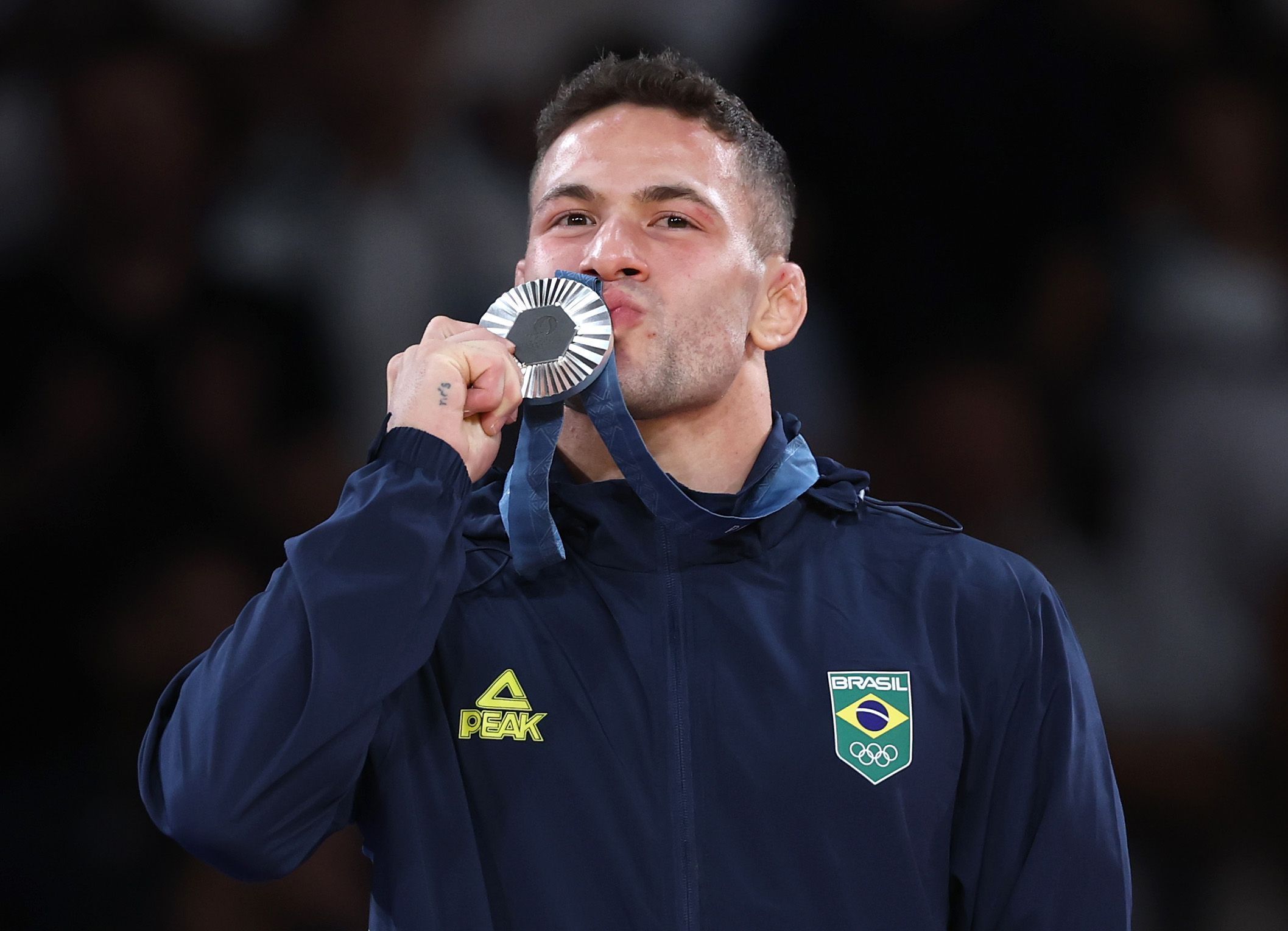 Medalhista em Paris, judoca brasileiro termina ano como número 1 do mundo