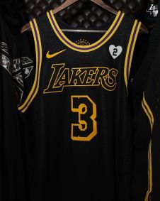 Uniforme "Black Mamba", que homenageia Kobe Bryant