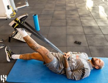 Neymar volta ao CT do Al-Hilal para tratar lesão