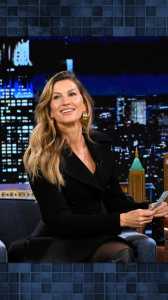 A supermodelo brasileira Gisele Bündchen foi convidada pela Fifa para entregar a taça ao campeão do mundo, no Maracanã, no dia 13 de julho, numa tentativa de evitar que o momento auge da Copa acabe sendo alvo de vaias, seja pela presença de Joseph Bl